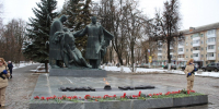 В Новомосковске почтили память неизвестных солдат - ИА Новомосковск Сегодня